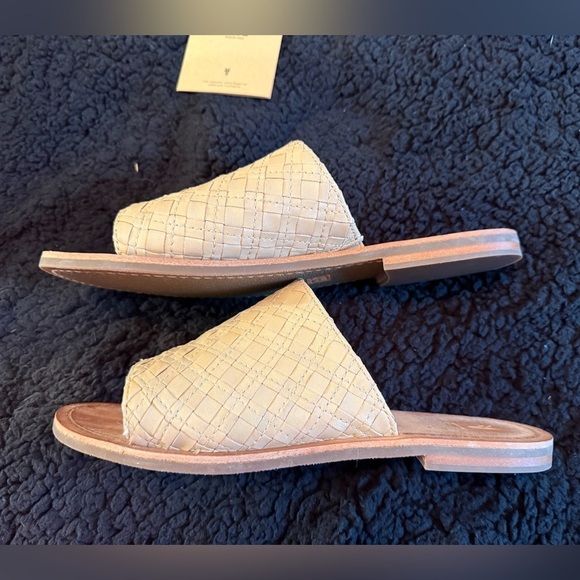 Frye Women's Tan Woven Slide Sandals - Picture 4 of 8